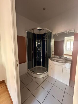  Appartement à louer 2 pièces 42 m²