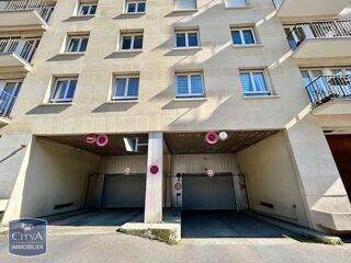  Parking / Garage � louer 