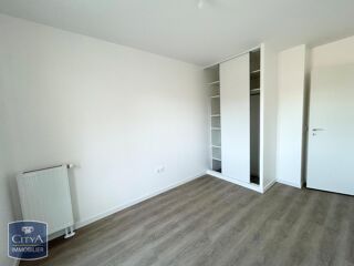  Appartement à louer 4 pièces 93 m²