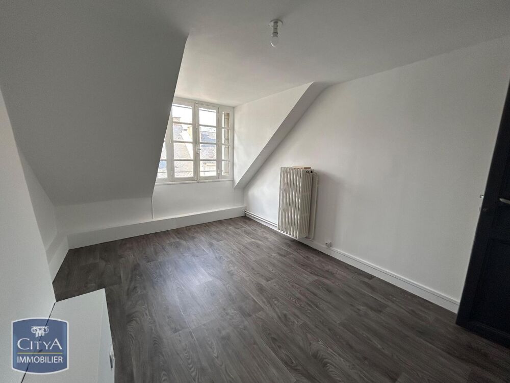 À LOUER : Appartement T4 situé à Tours, ce bien spacieux....