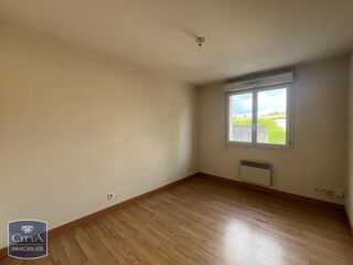  Appartement à louer 3 pièces 65 m²