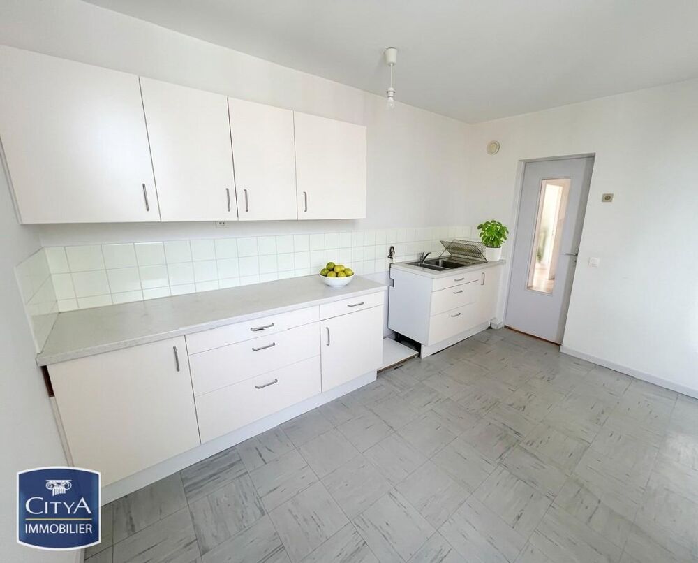 République - À LOUER - APPARTEMENT - 3 PIECES - ILE DE N....