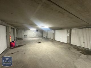  Parking / Garage � louer 