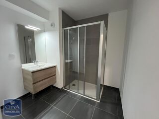  Appartement à louer 3 pièces 65 m²