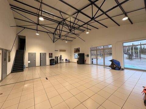   Location / Local Commercial - 740 m² 
