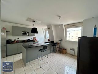 Appartement à louer 4 pièces 100 m²