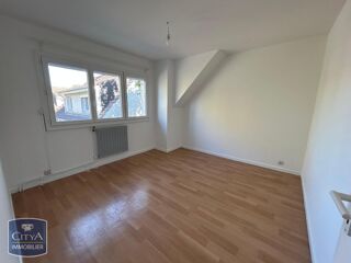  Appartement à louer 5 pièces 93 m²