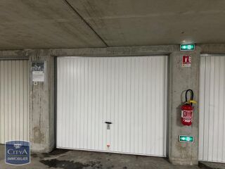  Parking / Garage � louer 
