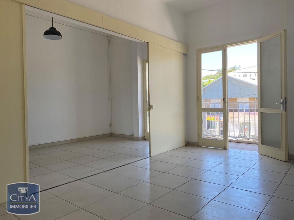 location Appartement - 3 pièce(s) - 64 m² Sainte-Suzanne (97441)