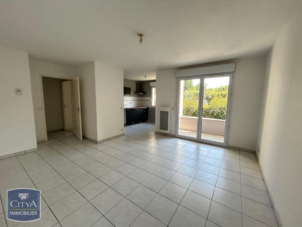 À LOUER : Appartement T2 rénové en rez-de-chaussée, situ....