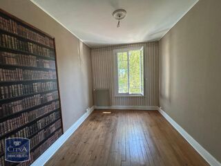  Appartement à louer 4 pièces 82 m²