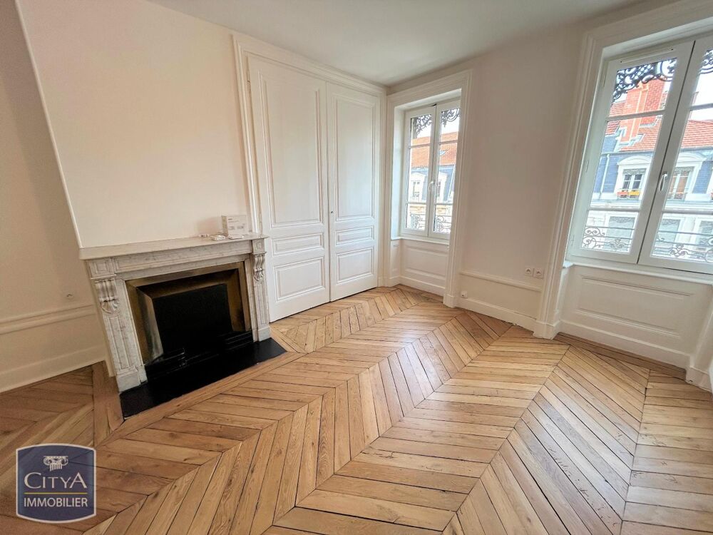 À LOUER // APPARTEMENT T3 DE STANDING // 8 RUE DE BARRE ....