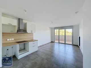  Appartement à louer 3 pièces 61 m²