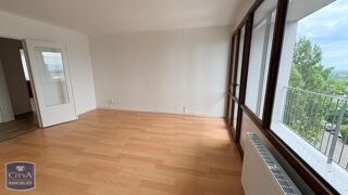  Appartement à louer 4 pièces 82 m²