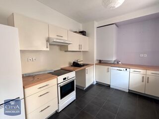  Appartement à louer 4 pièces 116 m²