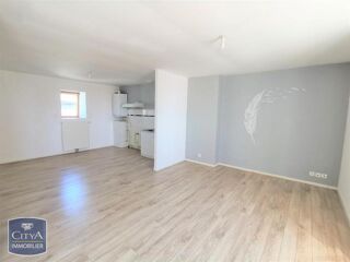  Appartement à louer 3 pièces 81 m²