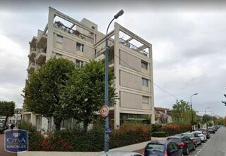  Parking / Garage à louer 