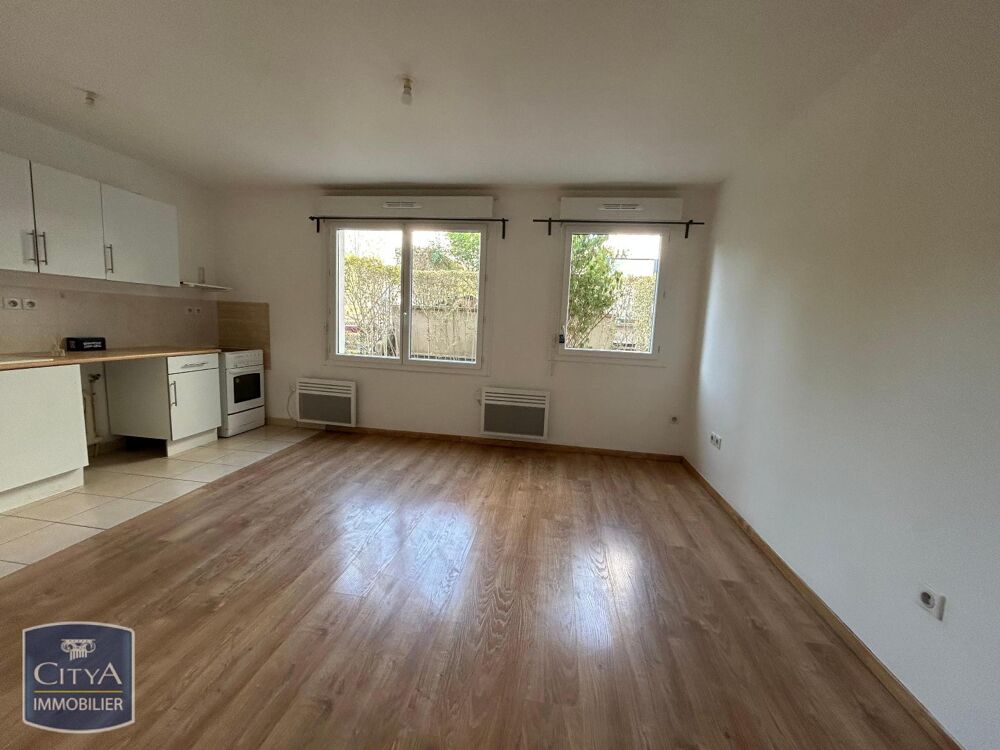 À LOUER : Découvrez cet appartement T1 en rez de chaussé....