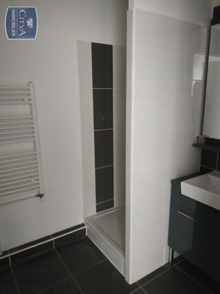  Appartement à louer 2 pièces 45 m²