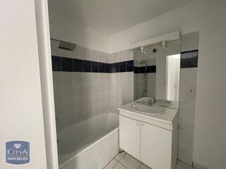 Appartement à louer 3 pièces 64 m²