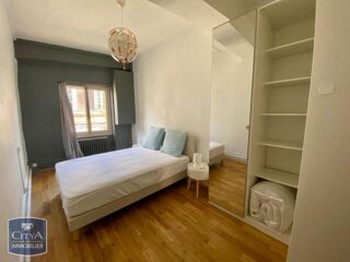  Appartement à louer 2 pièces 65 m²
