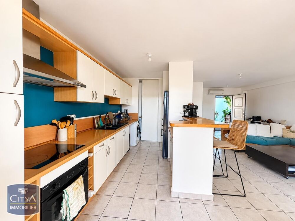 location Appartement - 4 pièce(s) - 77 m² Saint-Gilles Les Bains (97434)