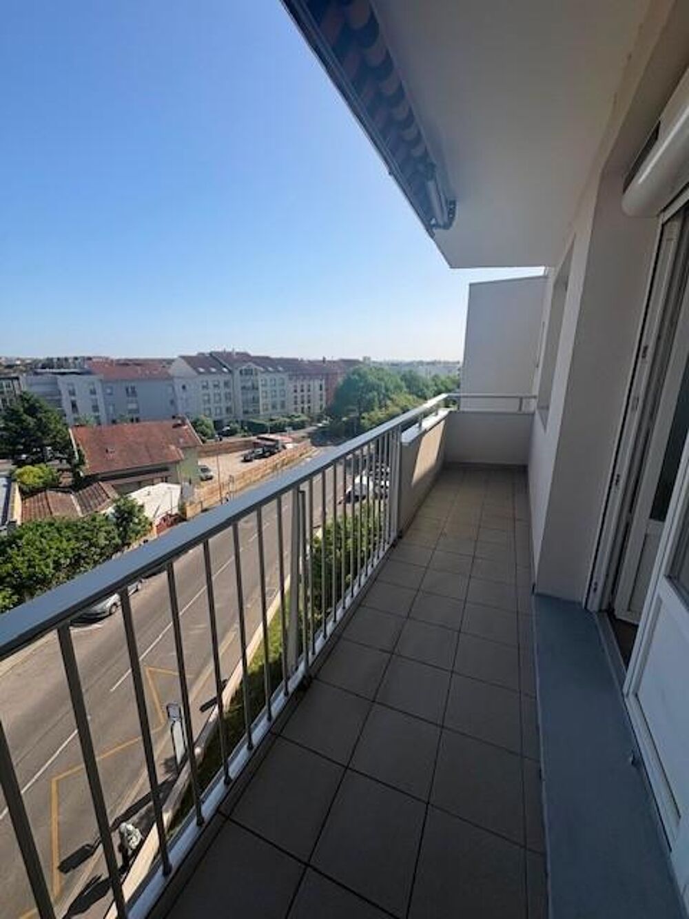 location Appartement - 3 pièce(s) - 70 m² Décines-Charpieu (69150)