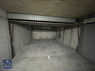  Parking / Garage à louer 