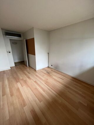  Villa à louer 7 pièces 203 m²