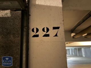  Parking / Garage � louer 