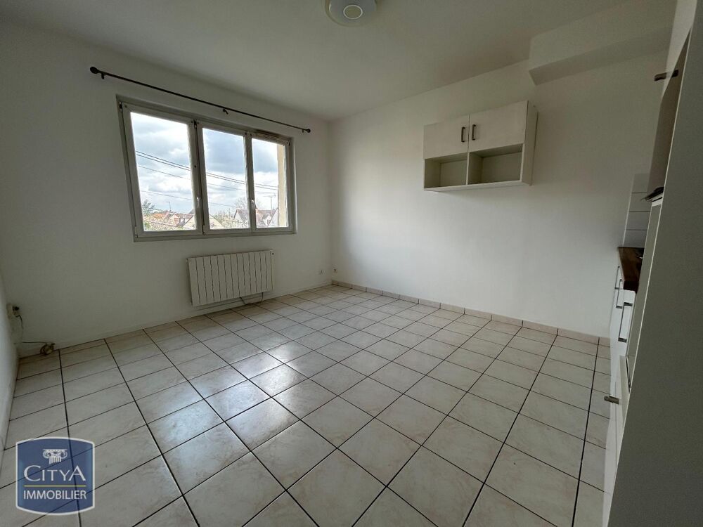 Loyer de 630,00 euros par mois charges comprises dont 40....