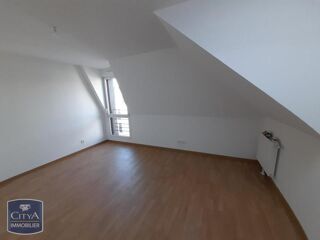  Appartement à louer 3 pièces 84 m²