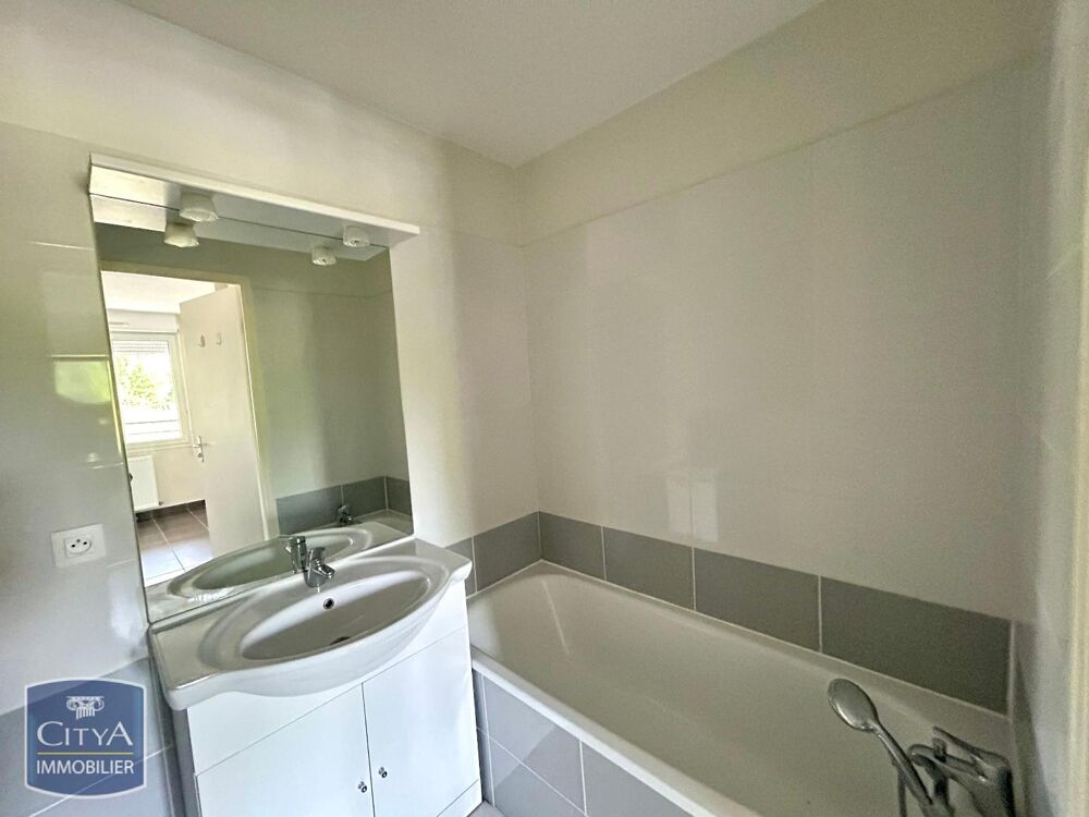 À LOUER : Appartement récent T2 situé à Bourg-en-Bresse,....
