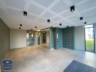  Appartement à louer 3 pièces 80 m²