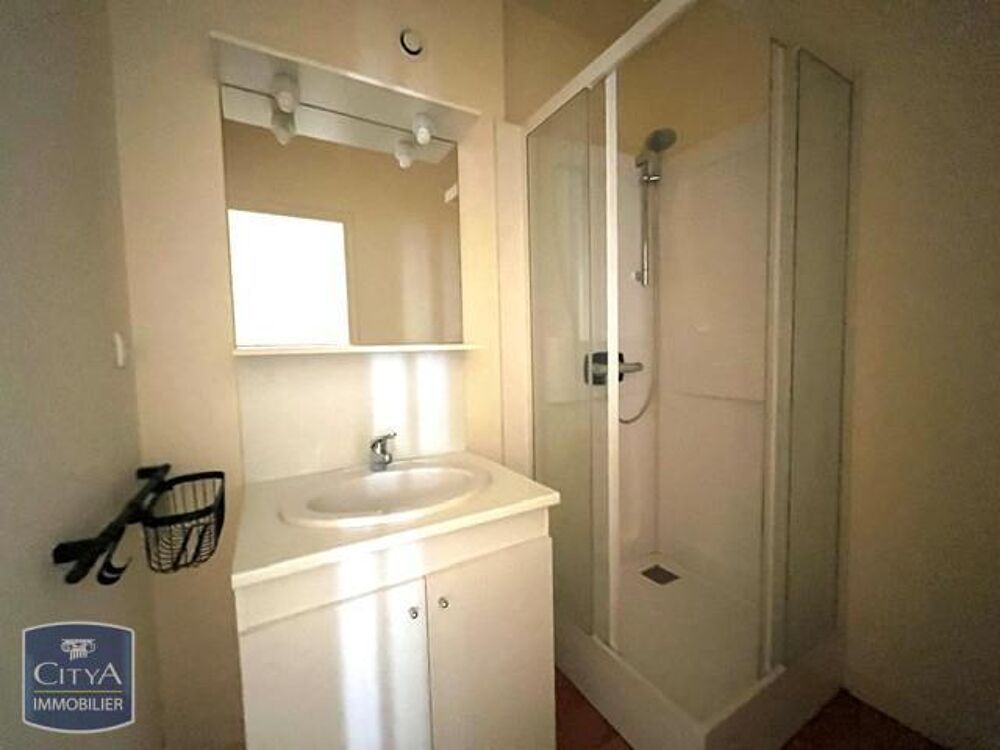 À LOUER : Appartement lumineux, idéalement situé dans un....