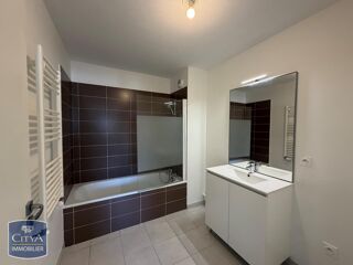  Appartement à louer 3 pièces 68 m²