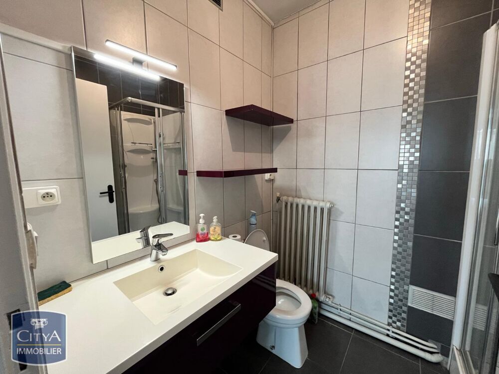 À LOUER : Appartement T2 MEUBLE à Laval, situé dans le C....