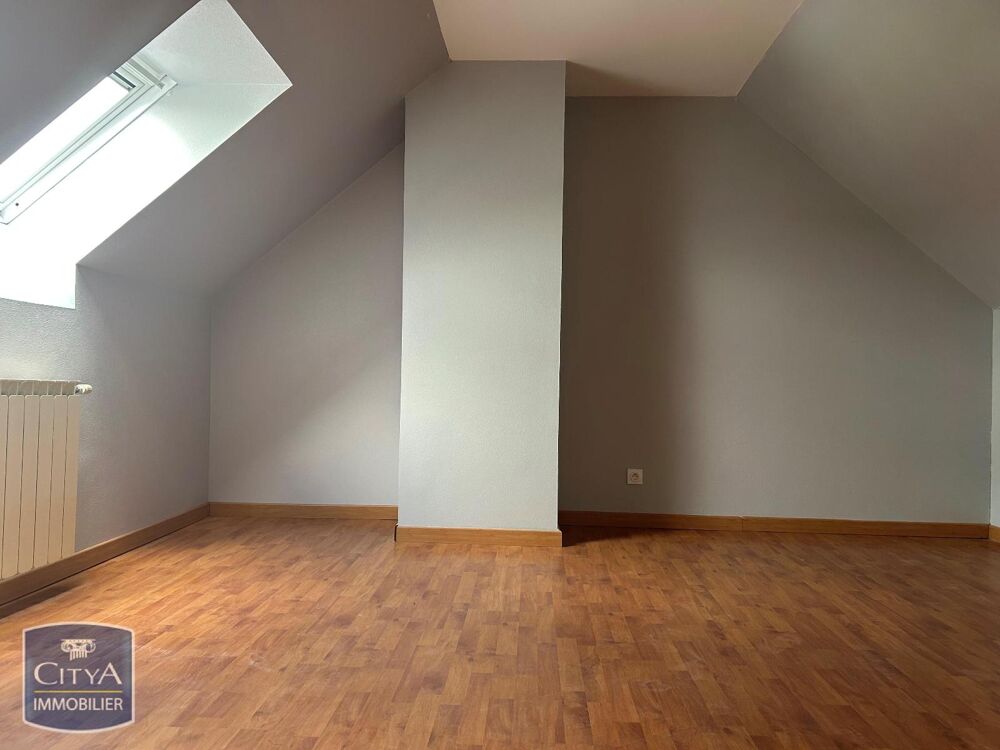 À LOUER : Maison T6 située à Herbault, dans le départeme....