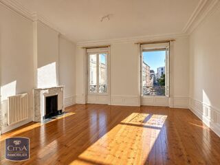  Appartement à louer 3 pièces 85 m²