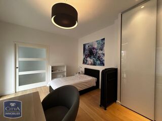 Appartement à louer 4 pièces 103 m²