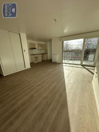  Appartement à louer 3 pièces 76 m²