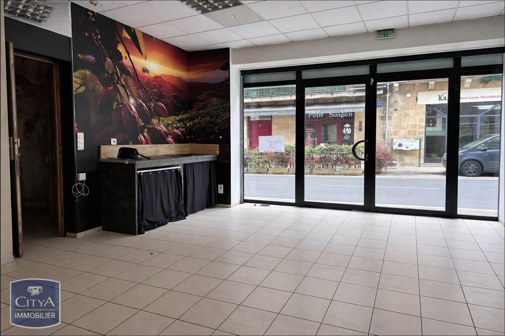   Location / Local Commercial - 77 m² 