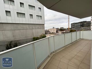  Appartement à louer 4 pièces 93 m²