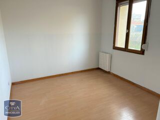  Appartement à louer 4 pièces 61 m²
