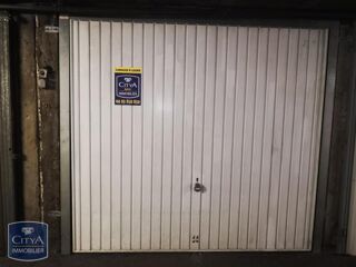  Parking / Garage à louer 
