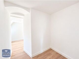  Appartement à louer 2 pièces 68 m²