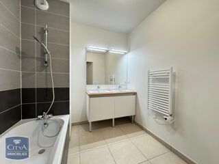  Appartement à louer 3 pièces 62 m²