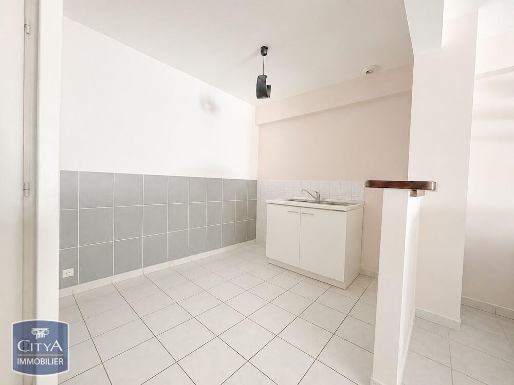 location Appartement - 3 pièce(s) - 75 m² Charnay-lès-Mâcon (71850)