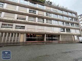  Parking / Garage � louer 