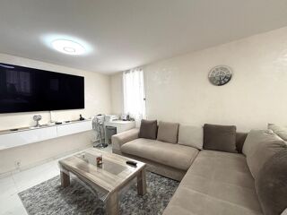  Appartement à louer 5 pièces 106 m²